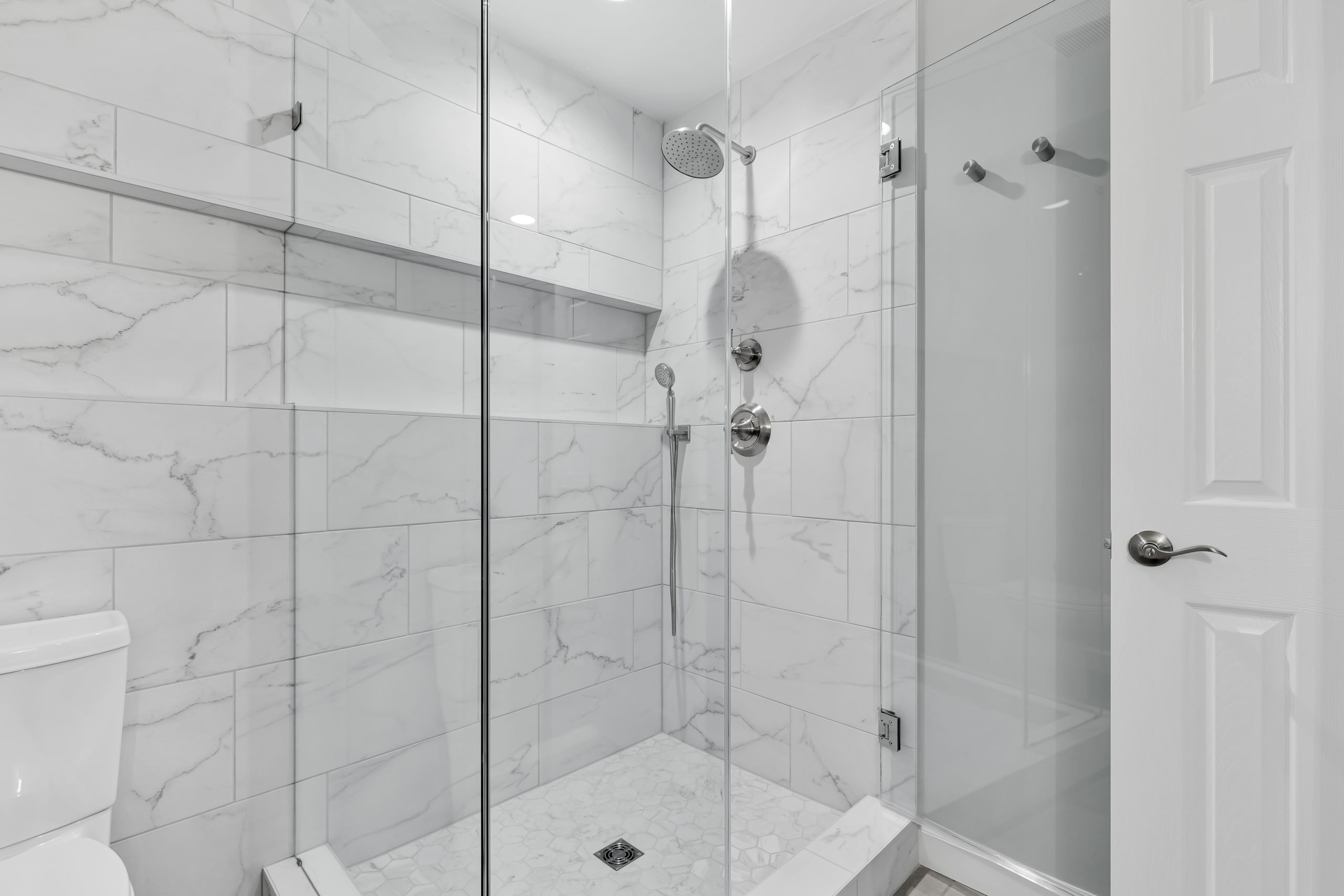 Modern Bathroom Remodel Trends for Summer 2025